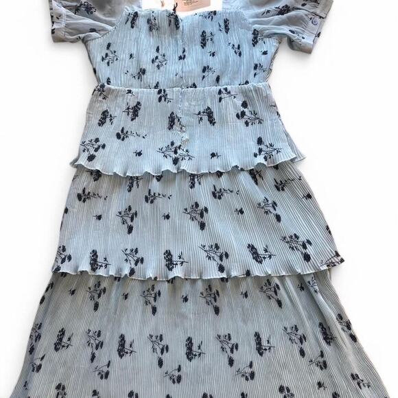 Plus floral plisse tiered frill - Picture 5 of 7